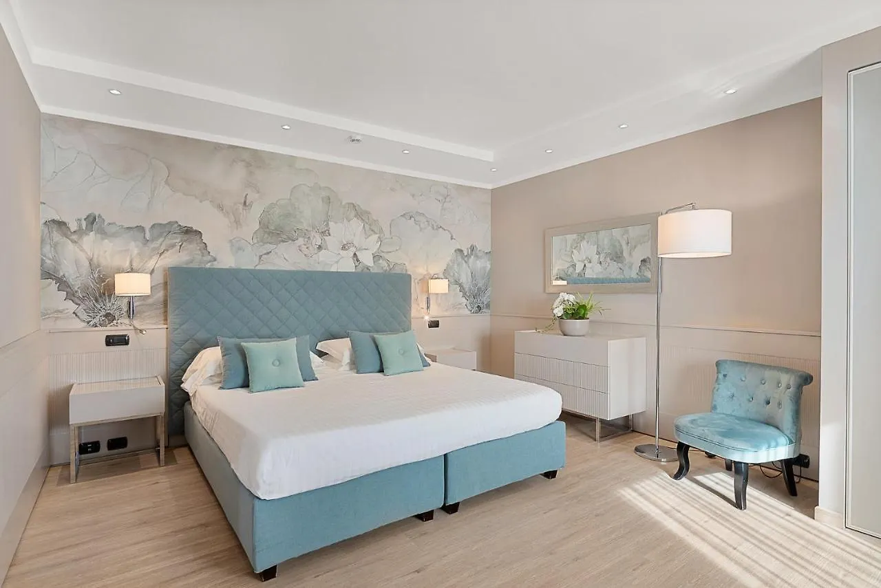 Hotel Excelsior Marina di Massa 4*,